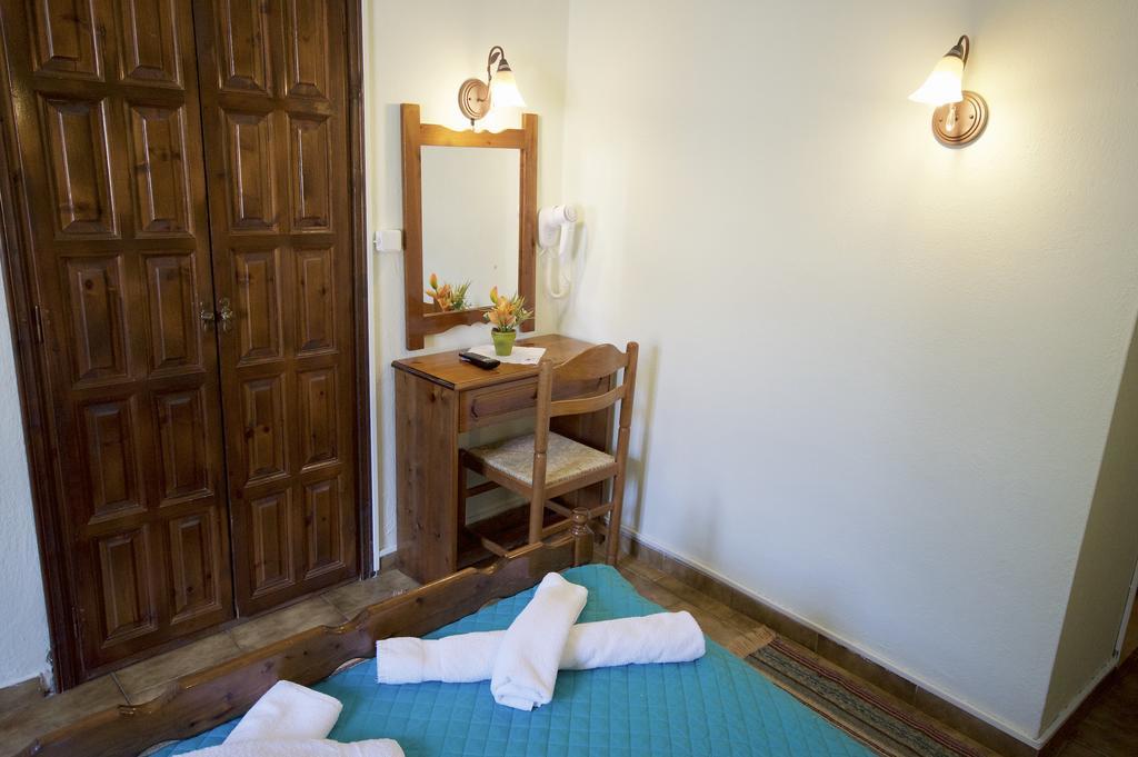 קיסוס Ria Rooms חדר תמונה
